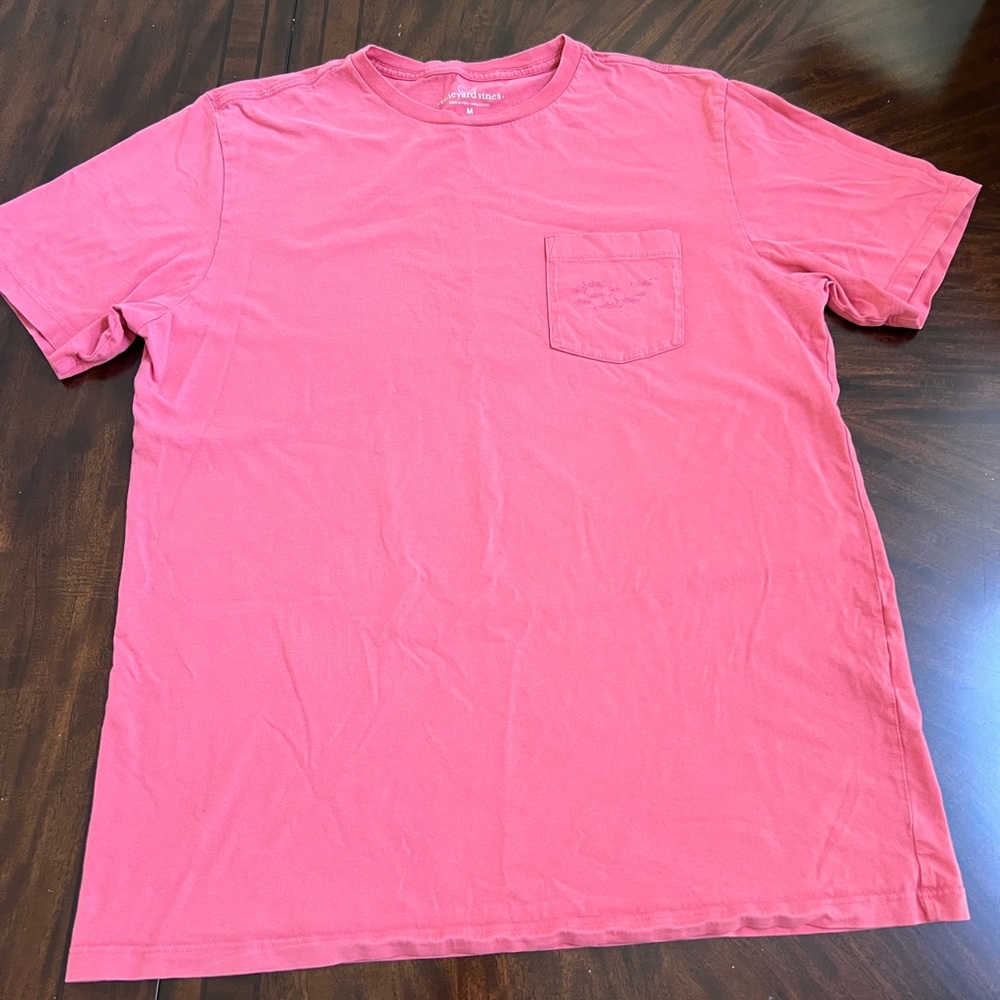 Vineyard Vines tshirt
